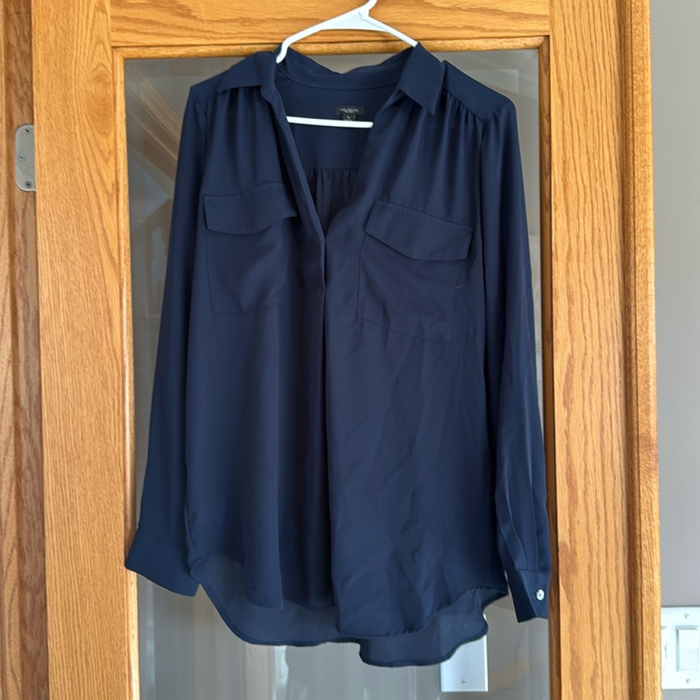 ANN TAYLOR NAVY LONG SLEEVE BLOUSE SIZE MEDIUM